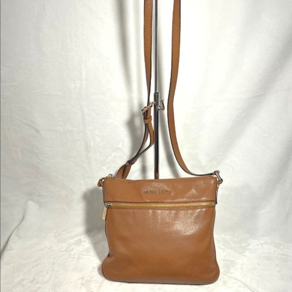 Michael Kors Riley Flat Crossbody, in Acorn
